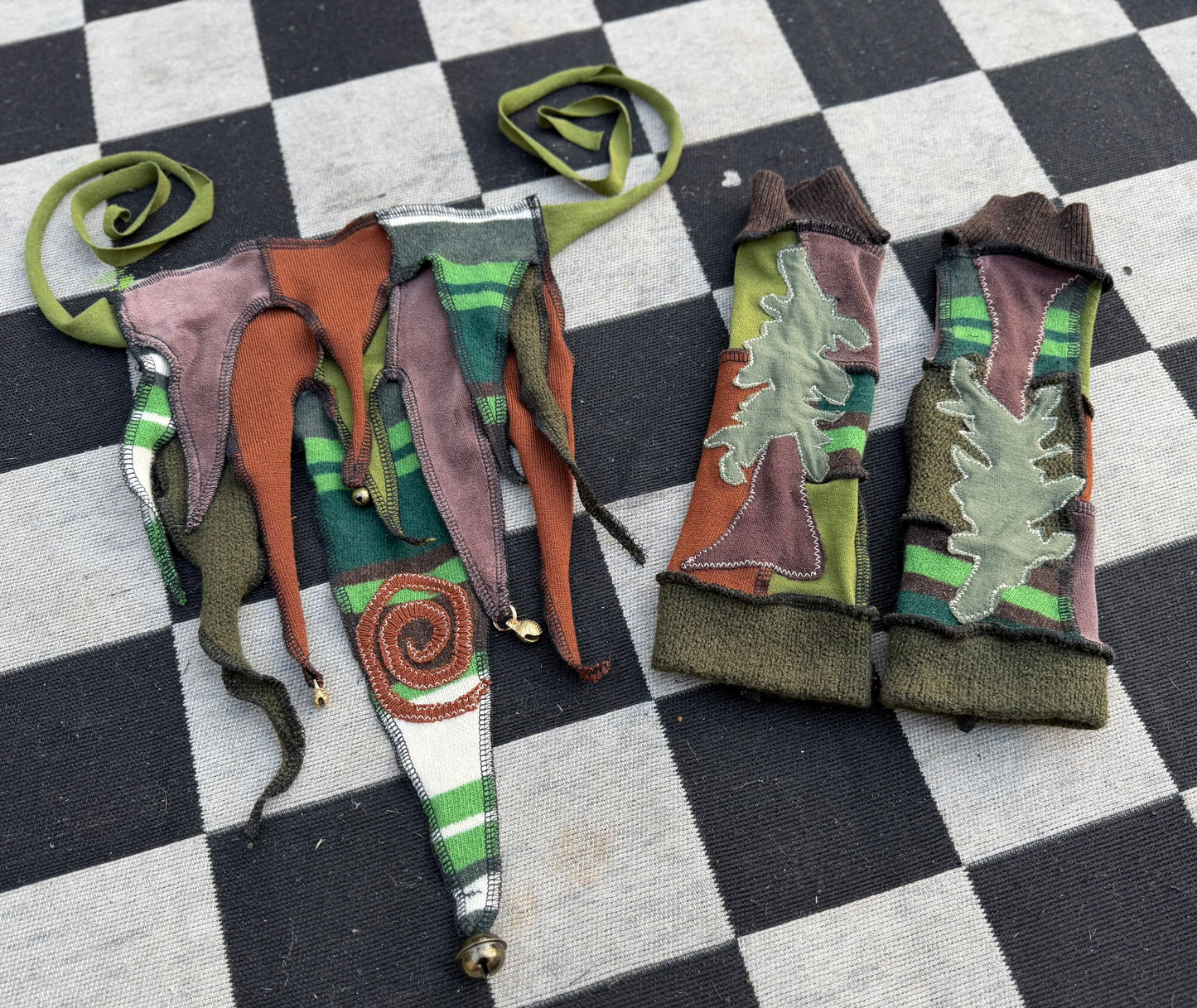 Forest Swirl Clown Collar