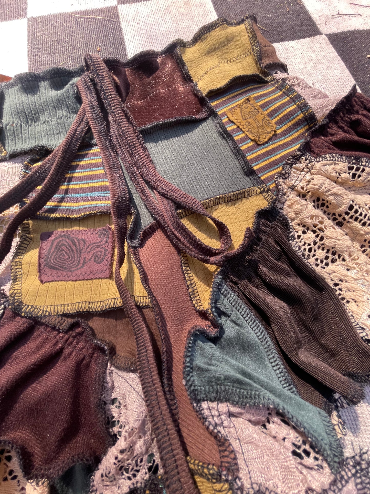 Sunshine Snail Ruffle Shorts