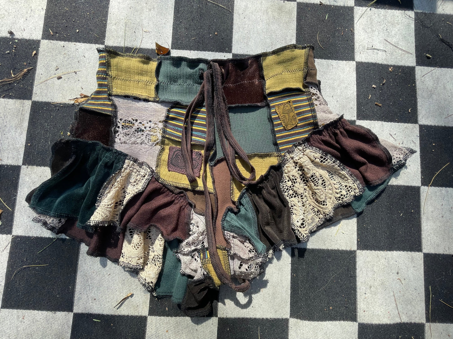Sunshine Snail Ruffle Shorts