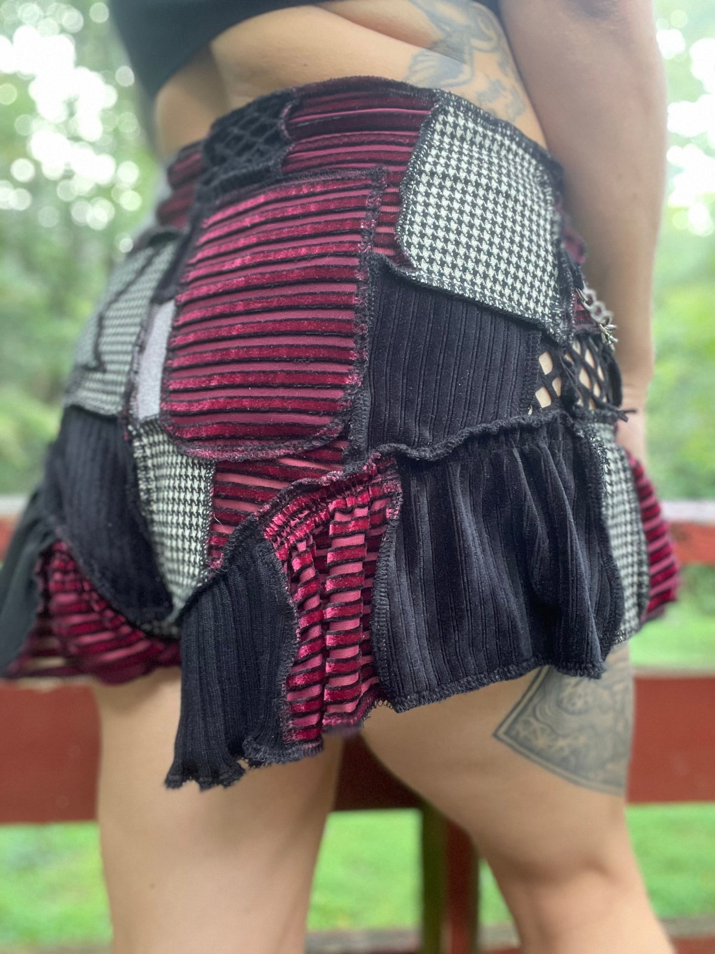 Starry punky ruffle shorts