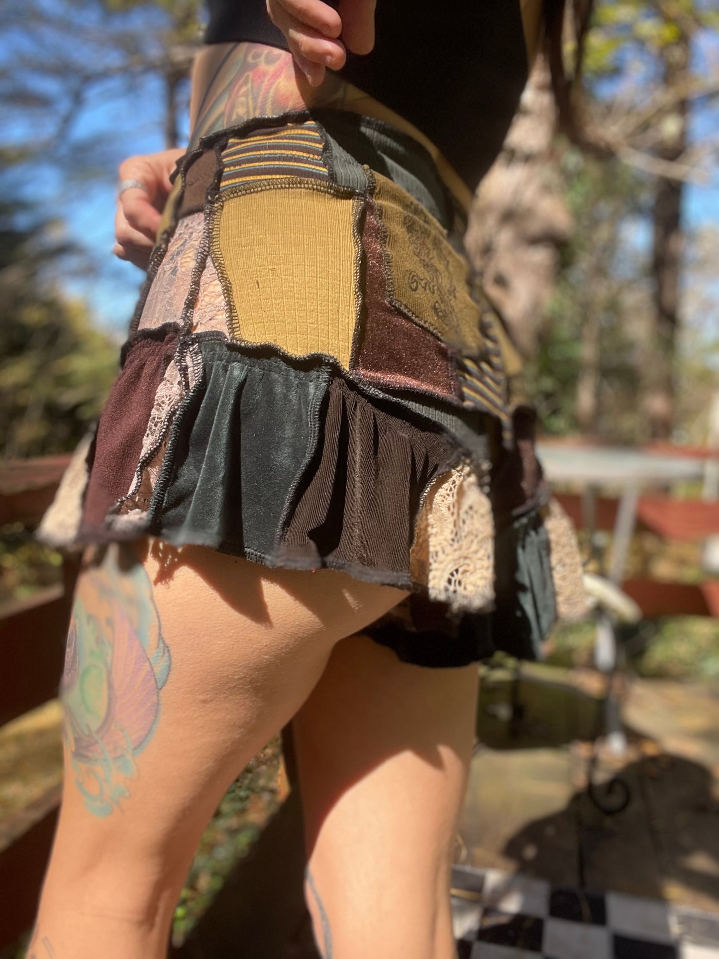 Sunshine Snail Ruffle Shorts