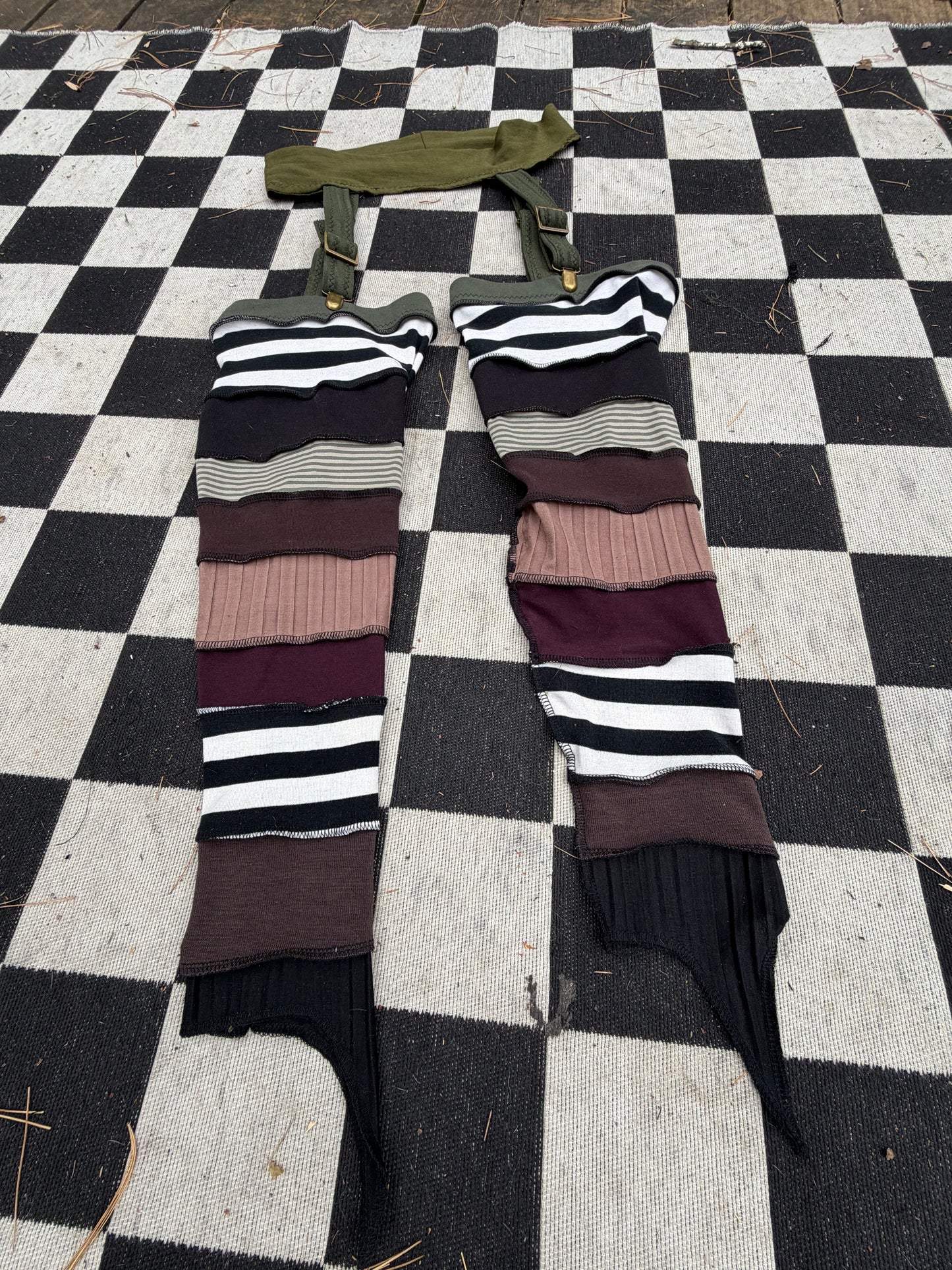 The Alchemist ~* Leg warmers with Garter Belt