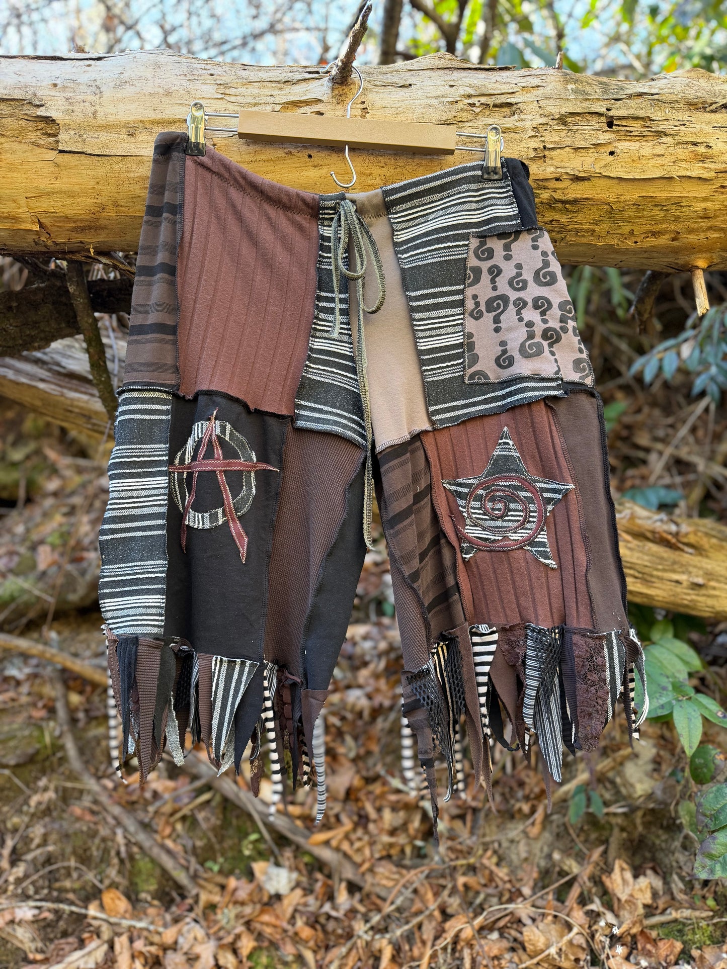 Peace & Anarchy Scrappy Jester Shorts w.Cheetah tipper pockets