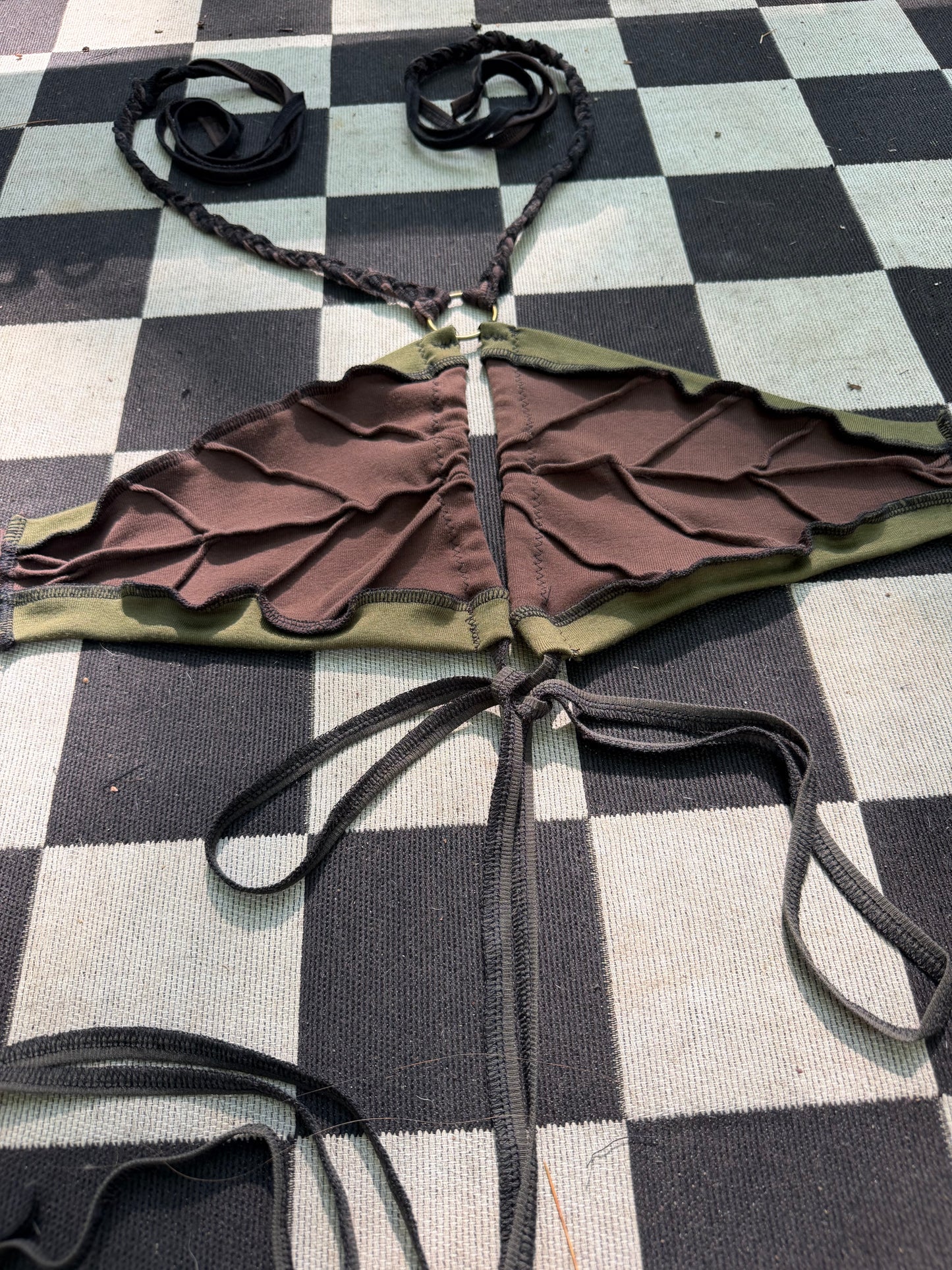 Grounded Leaf Top