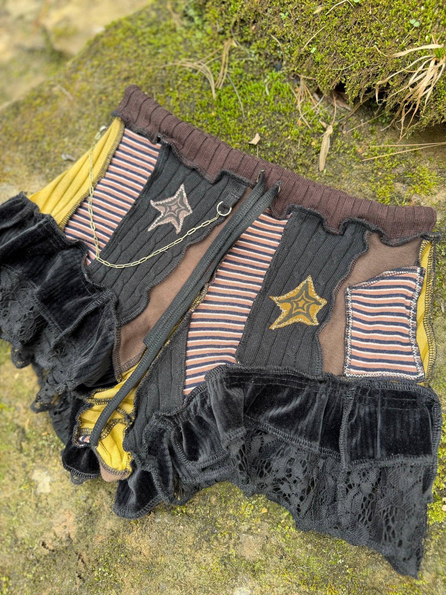 Stars & Stripes Lace Ruffle Shorts