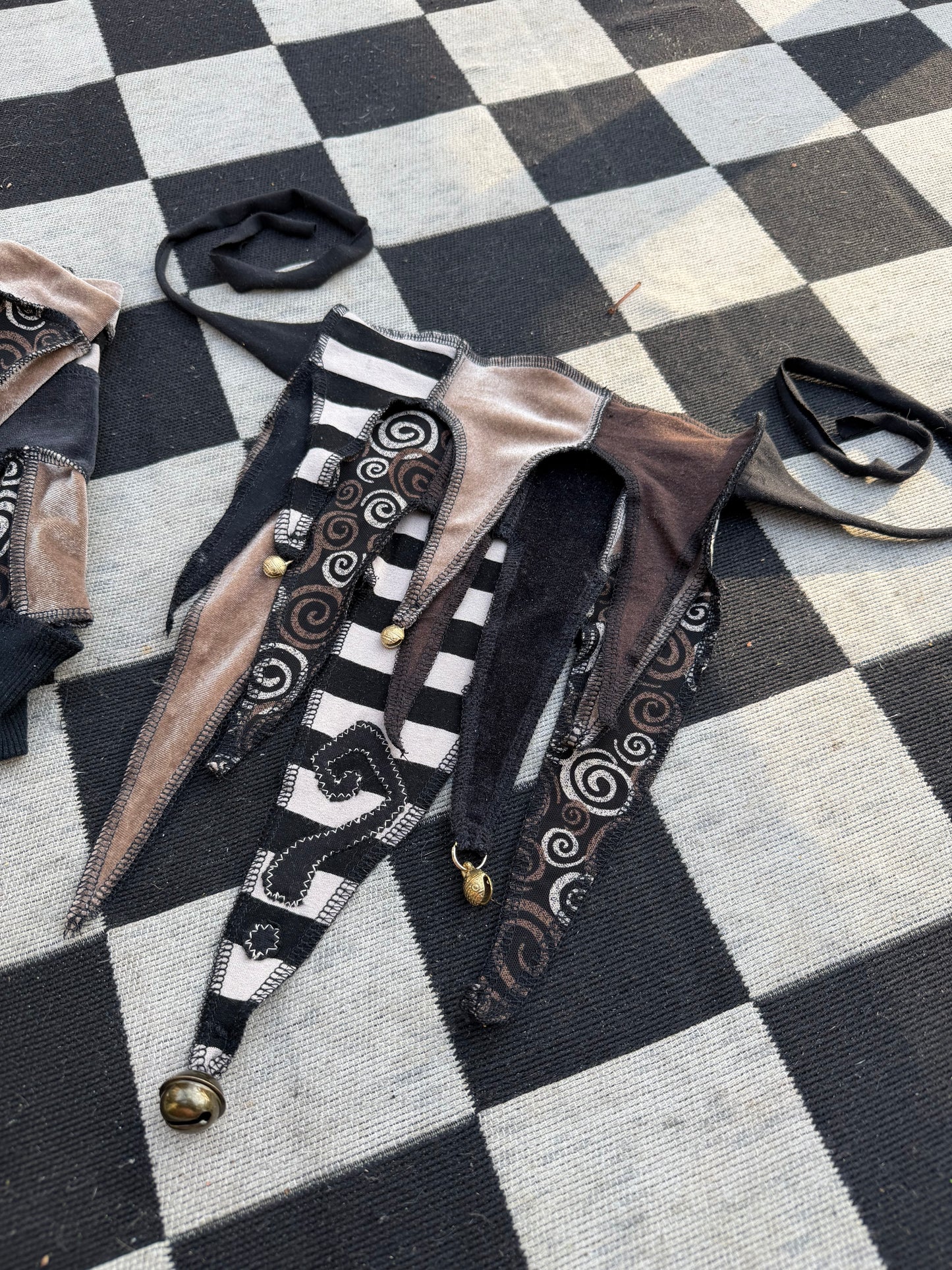 Swirly Tipper Clown Collar