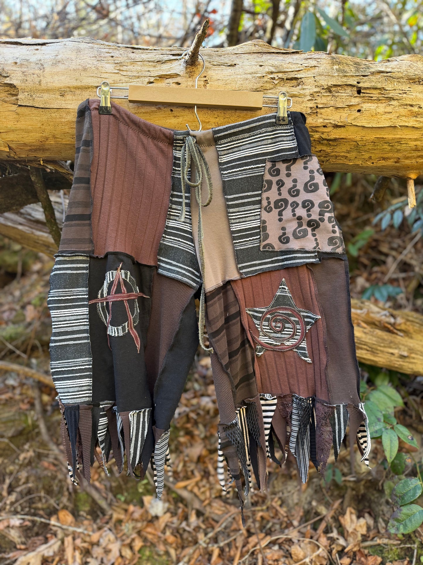 Peace & Anarchy Scrappy Jester Shorts w.Cheetah tipper pockets