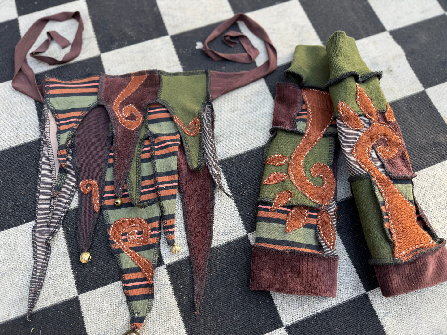 Desert Fern Clown Collar