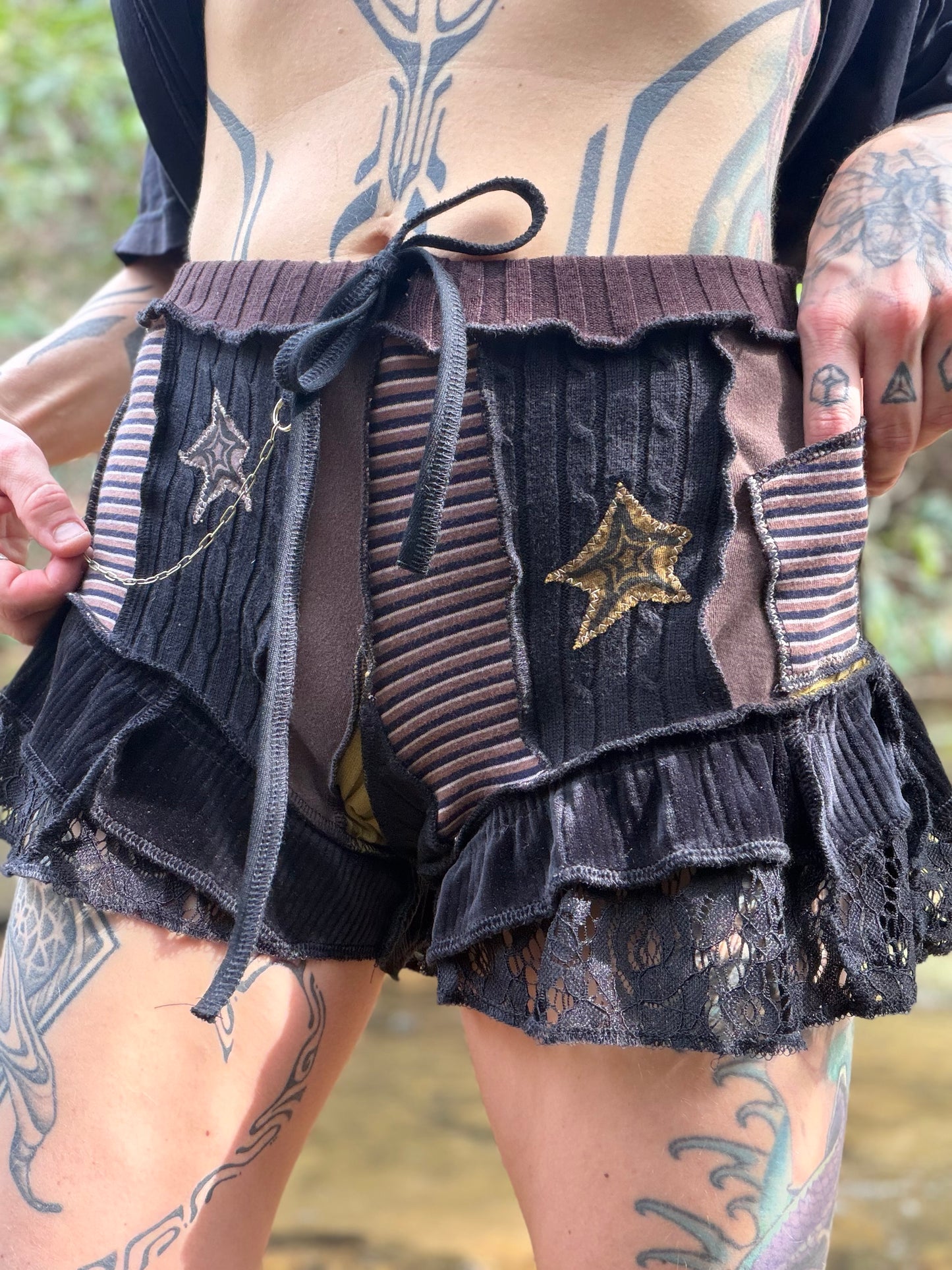Stars & Stripes Lace Ruffle Shorts