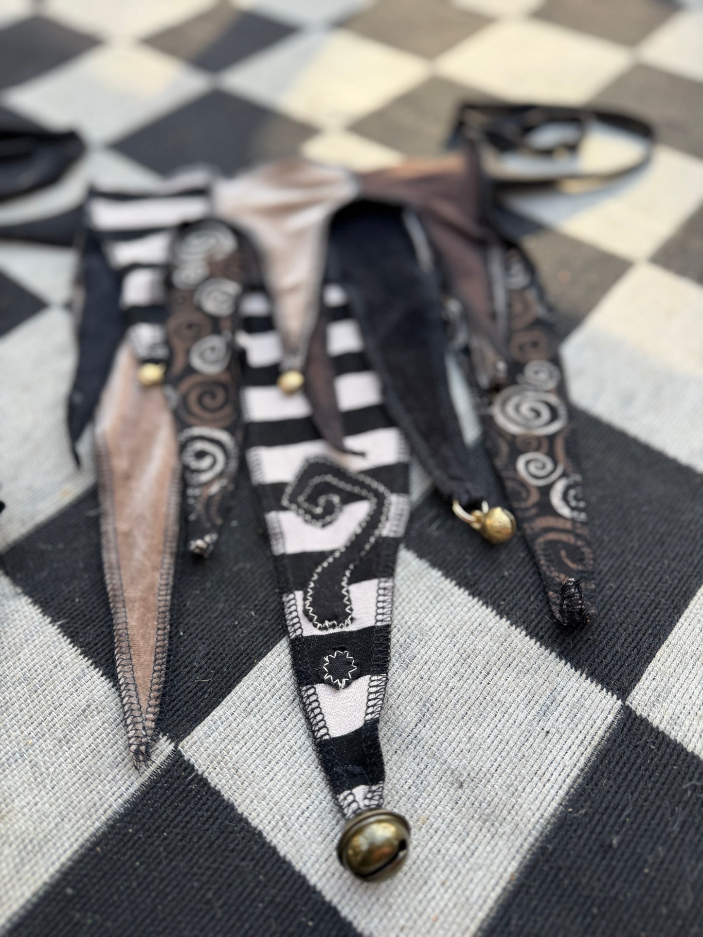 Swirly Tipper Clown Collar
