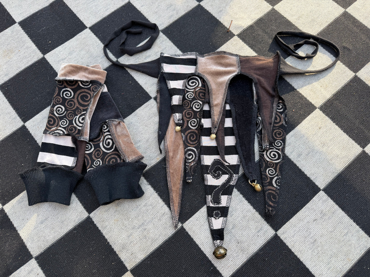 Swirly Tipper Clown Collar