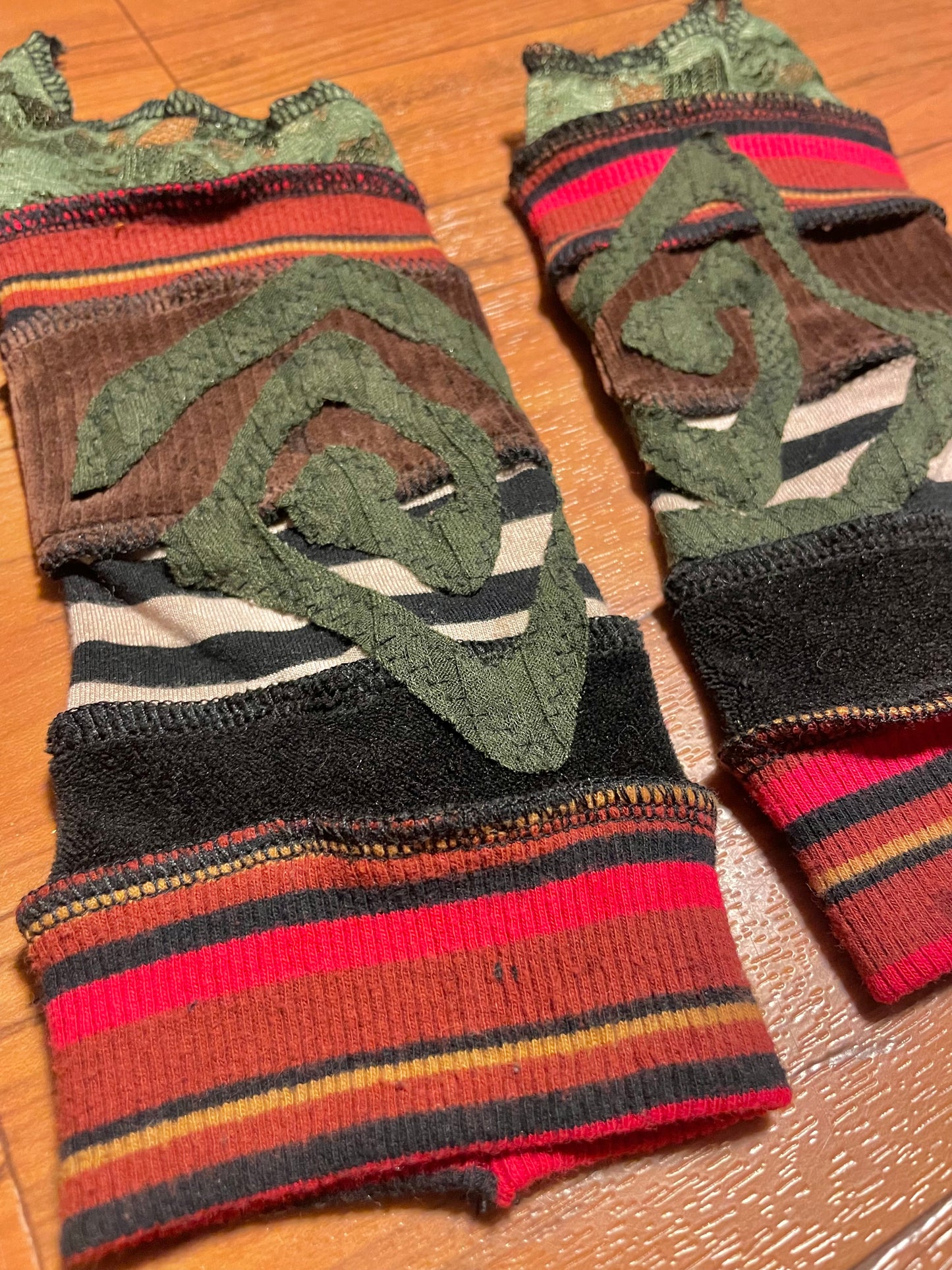 Sage Circus Arm Warmers